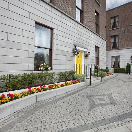 The Leeson Lodge-2