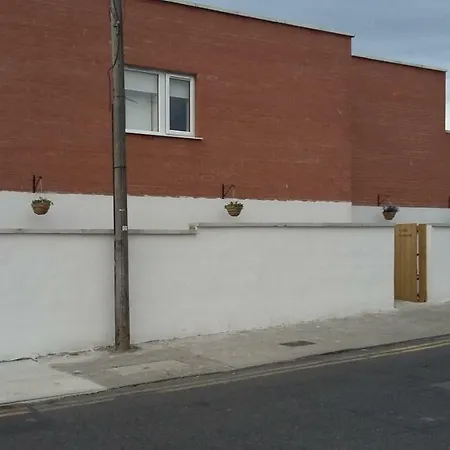 Pia House-2
