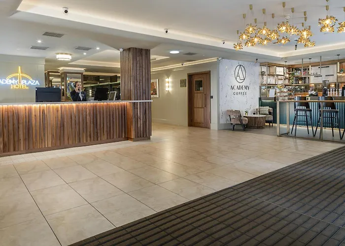 Luchthavenhotel: Academy Plaza Hotel